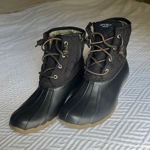 Sperry Saltwater Quilted Boots women’s size 9